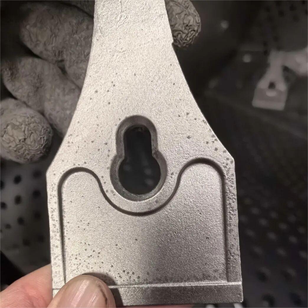 Produzéiert 410 Edelstahl Deeler mat Silica Sol, waacht 205 Gramm, mat Uewerflächoxidatiounsflecken Mängel: Ursaachen a Léisungen